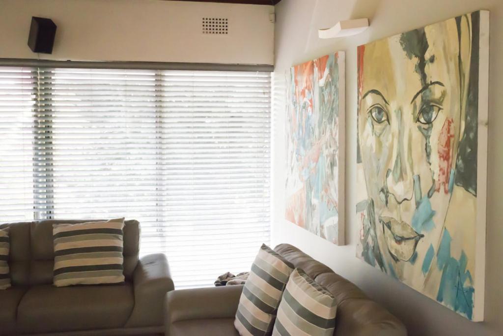 Luxury Upmarket Guesthouse 20 On 4Th 루스텐버그 외부 사진