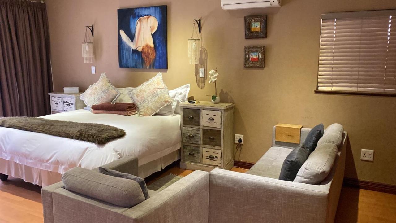 Luxury Upmarket Guesthouse 20 On 4Th 루스텐버그 외부 사진
