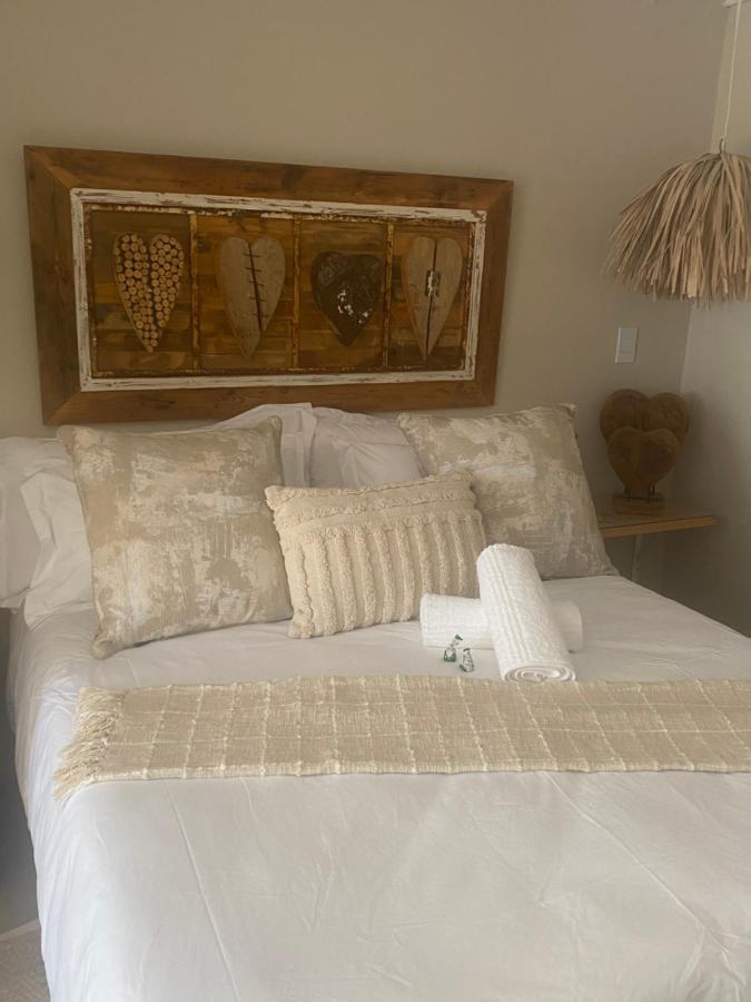 Luxury Upmarket Guesthouse 20 On 4Th 루스텐버그 외부 사진