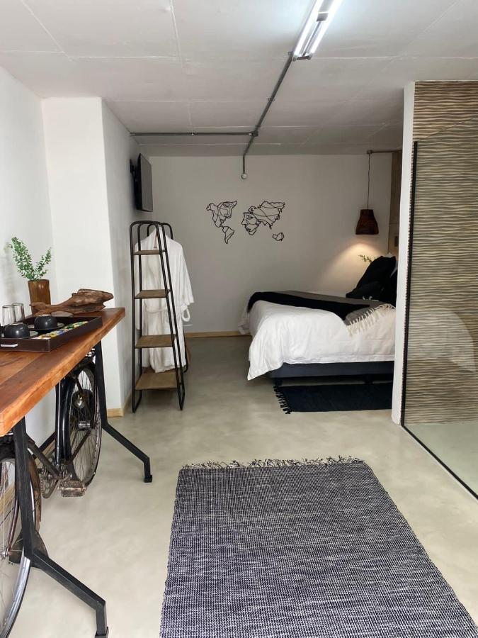 Luxury Upmarket Guesthouse 20 On 4Th 루스텐버그 외부 사진