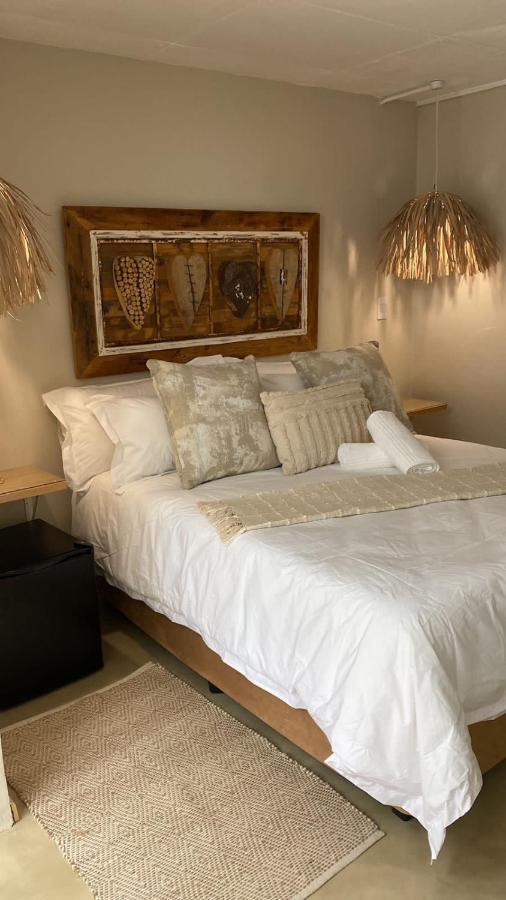 Luxury Upmarket Guesthouse 20 On 4Th 루스텐버그 외부 사진