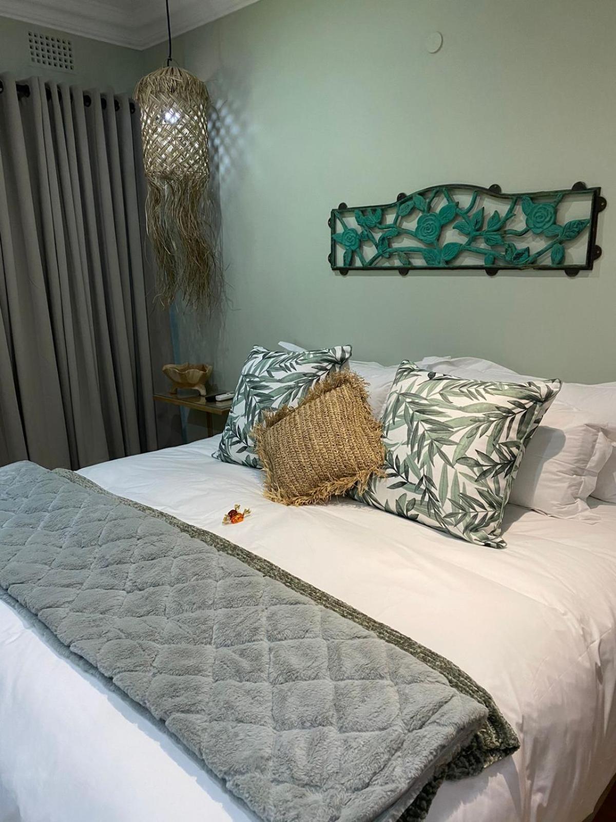 Luxury Upmarket Guesthouse 20 On 4Th 루스텐버그 외부 사진