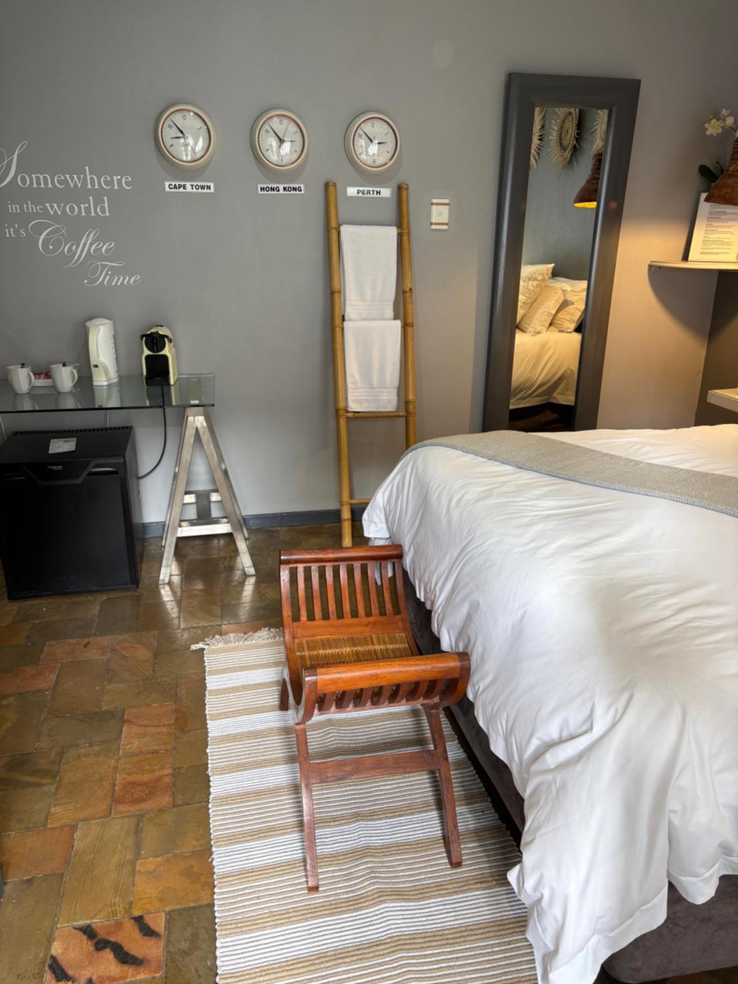 Luxury Upmarket Guesthouse 20 On 4Th 루스텐버그 외부 사진