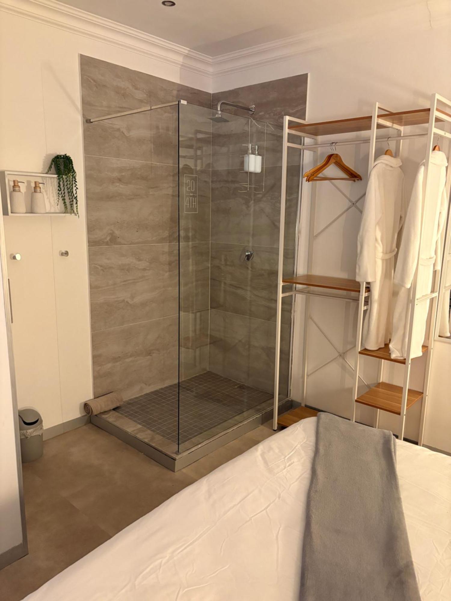 Luxury Upmarket Guesthouse 20 On 4Th 루스텐버그 외부 사진