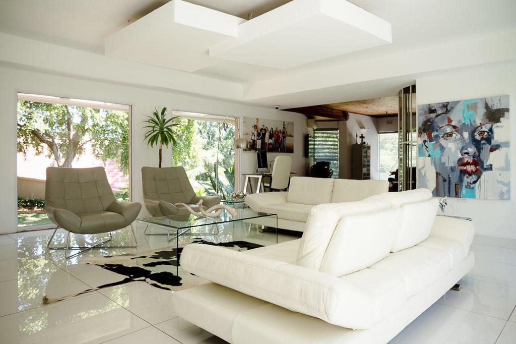 Luxury Upmarket Guesthouse 20 On 4Th 루스텐버그 외부 사진