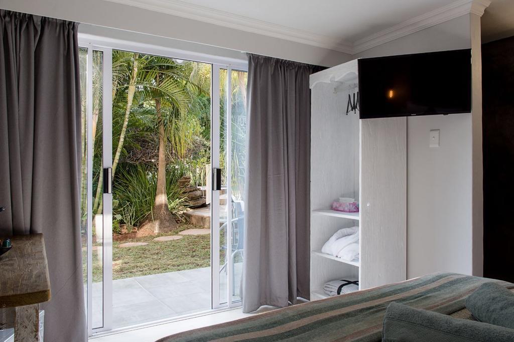 Luxury Upmarket Guesthouse 20 On 4Th 루스텐버그 외부 사진